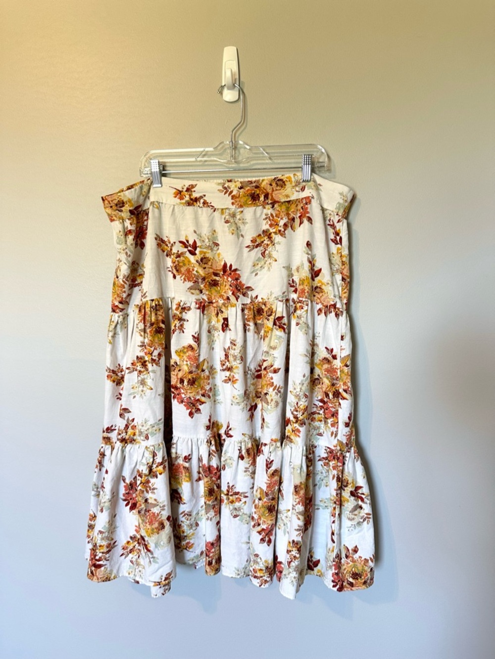 LC Lauren Conrad White Orange and Rust Floral Tiered Skirt Size XXL